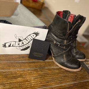 Balboa Freebird boots.